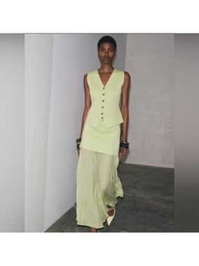 Zara Set sz Small- lime Green Maxi Skirt with Pleated Hem and button front top.